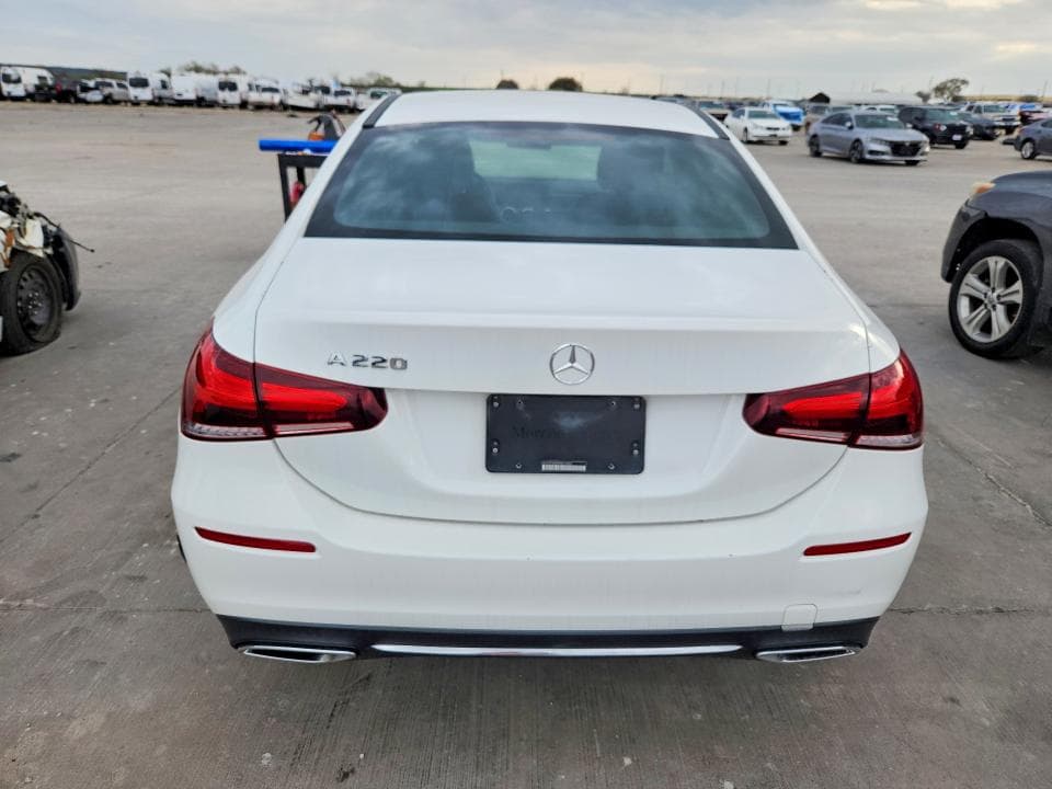 2019 MERCEDES-BENZ A 220 220 7