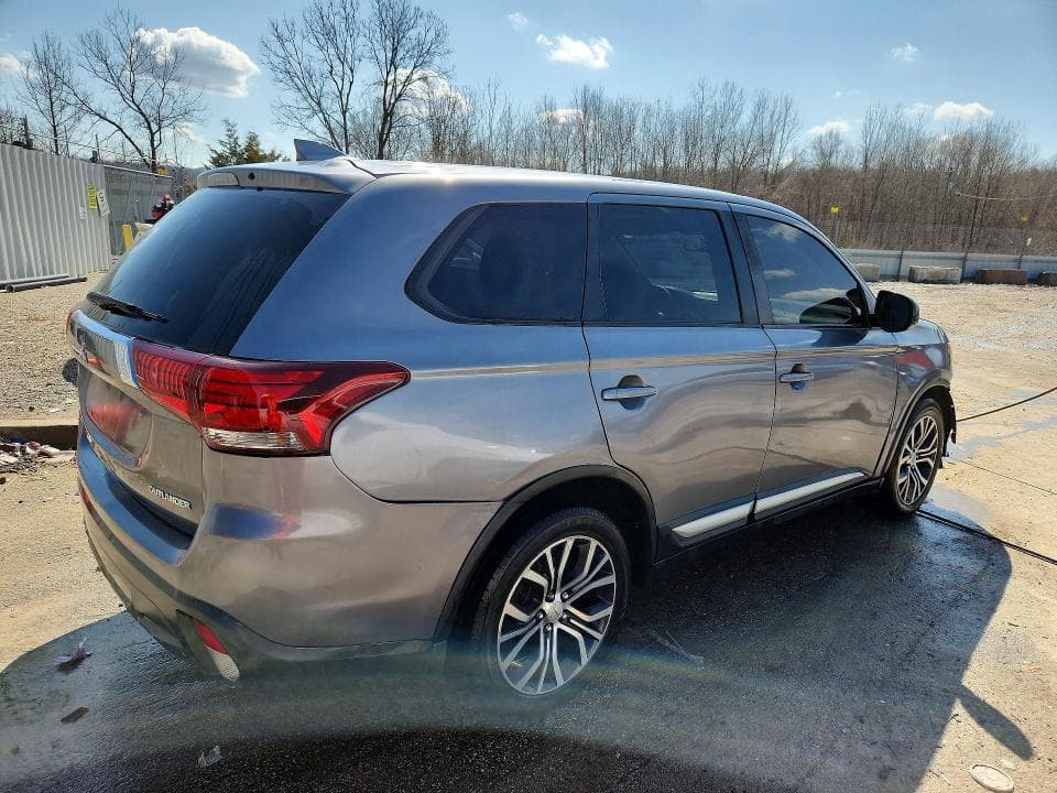 2018 MITSUBISHI OUTLANDER ES 3