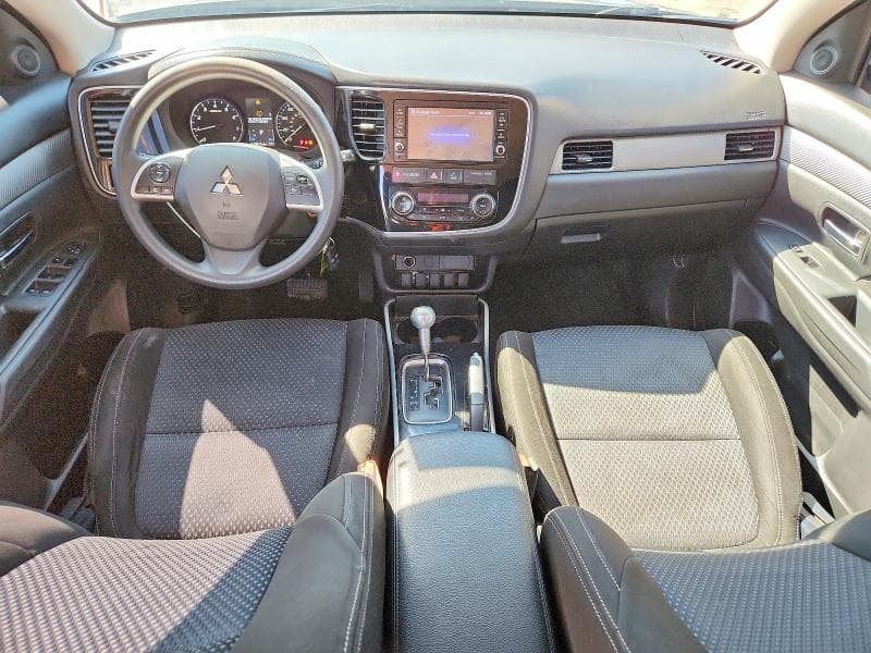 2018 MITSUBISHI OUTLANDER ES 8