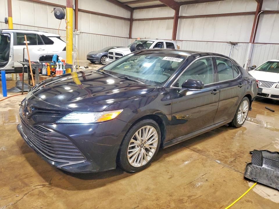 2018 TOYOTA CAMRY XLE - 1