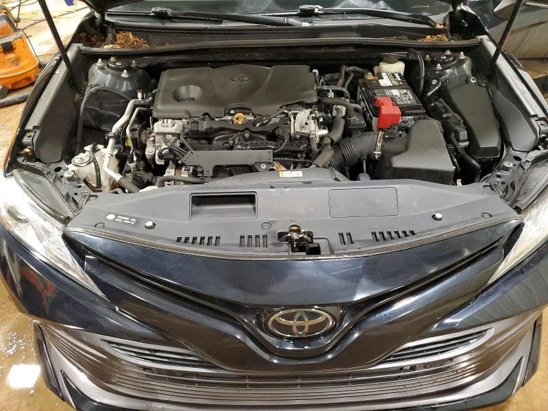 2018 TOYOTA CAMRY XLE 11