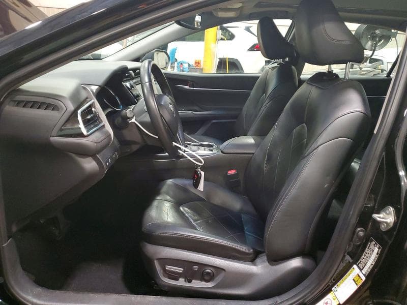 2018 TOYOTA CAMRY XLE 7
