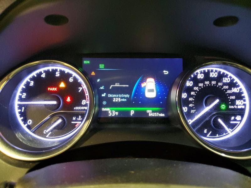 2018 TOYOTA CAMRY XLE 9
