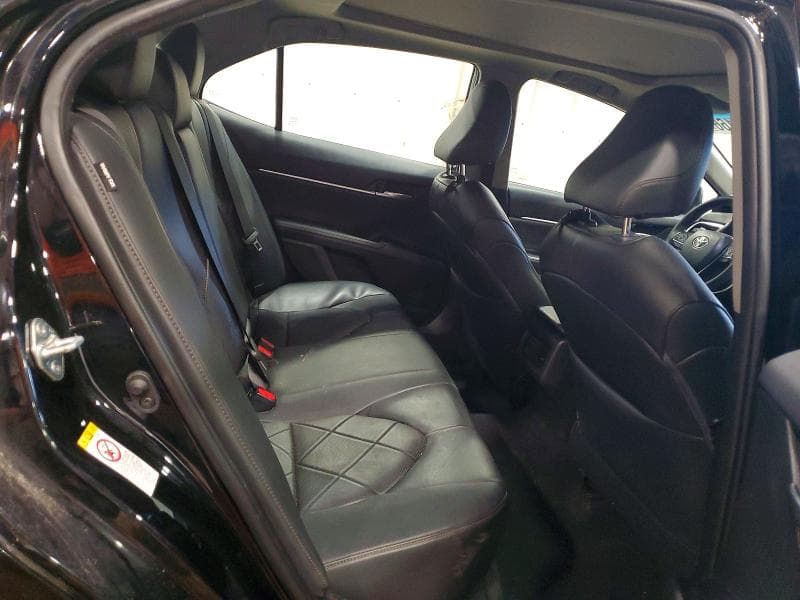 2018 TOYOTA CAMRY XLE 10