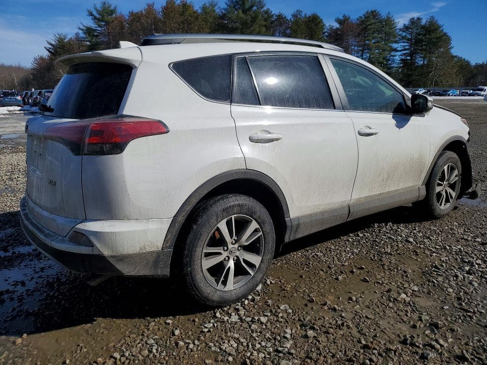 2017 TOYOTA RAV4 XLE XLE 3