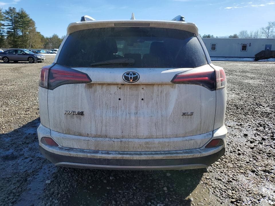 2017 TOYOTA RAV4 XLE XLE 6