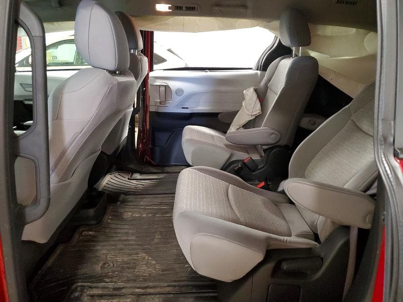 2025 TOYOTA SIENNA LE 8-PASSENGER LE 8-PASSENGER 11