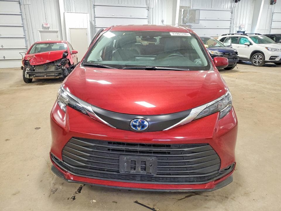2025 TOYOTA SIENNA LE 8-PASSENGER LE 8-PASSENGER 5