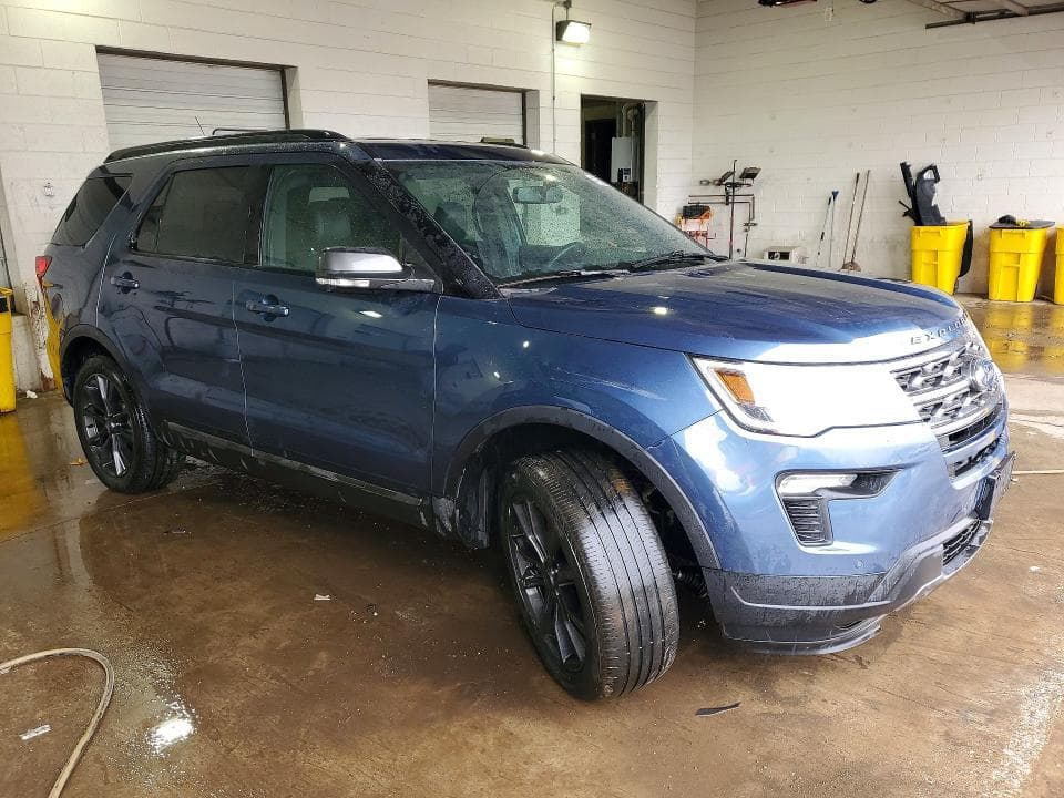 2018 FORD EXPLORER XLT 4