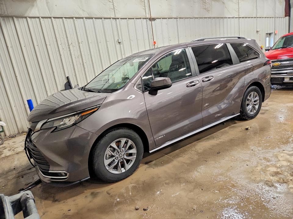 2021 TOYOTA SIENNA XLE 7-PASSENGER - 1