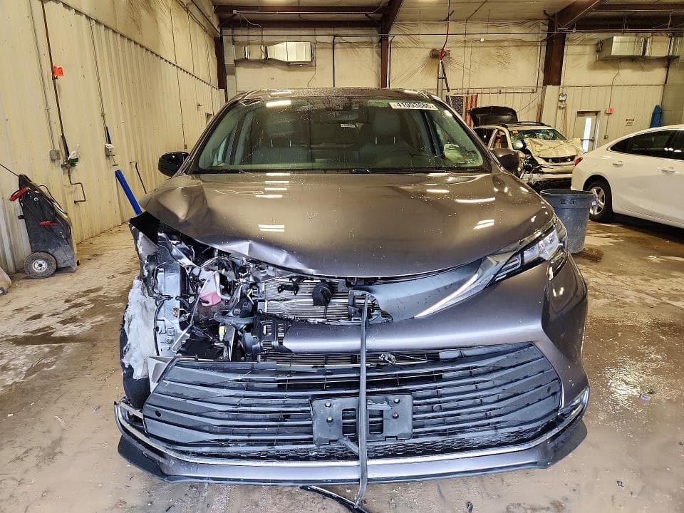 2021 TOYOTA SIENNA XLE 7-PASSENGER 5