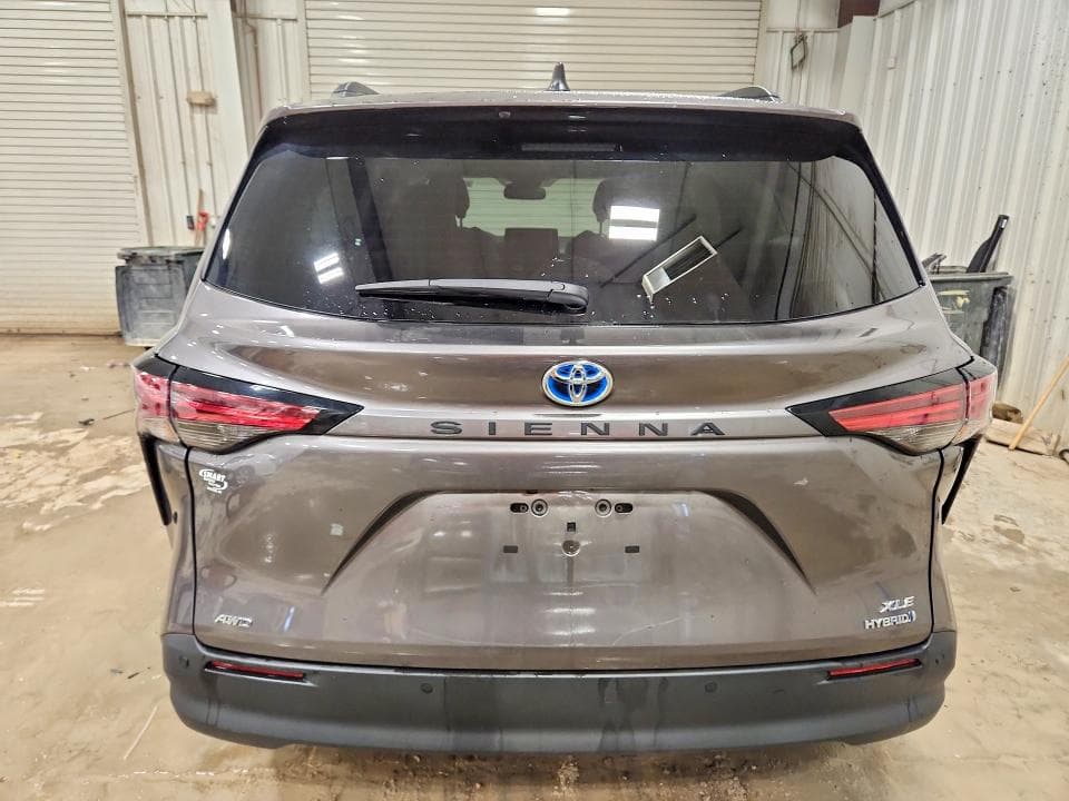 2021 TOYOTA SIENNA XLE 7-PASSENGER 6
