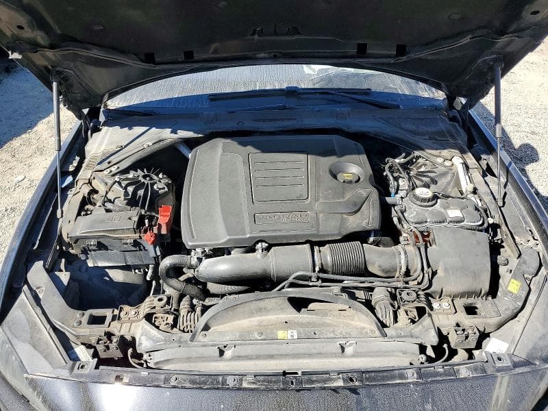2019 JAGUAR XE AWD 4C 25T 12