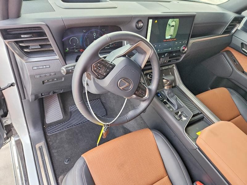 2025 LEXUS GX 550 PREMIUM+ 8