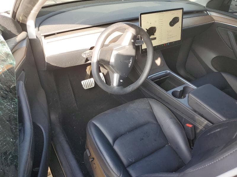 2022 TESLA MODEL Y 8