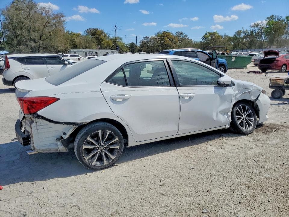 2018 TOYOTA COROLLA SE 3