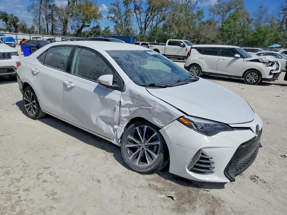 2018 TOYOTA COROLLA SE 4