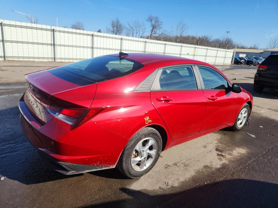 2023 HYUNDAI ELANTRA SE 3