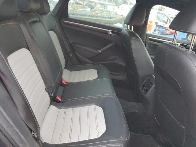 2018 VOLKSWAGEN PASSAT GT 10