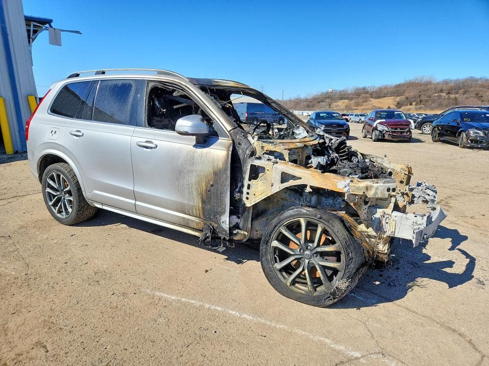 2018 VOLVO XC90 T5 4