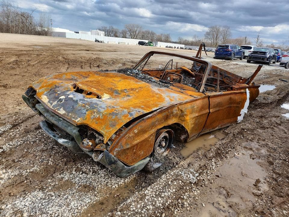 1963 FORD THUNDRBIRD - 1