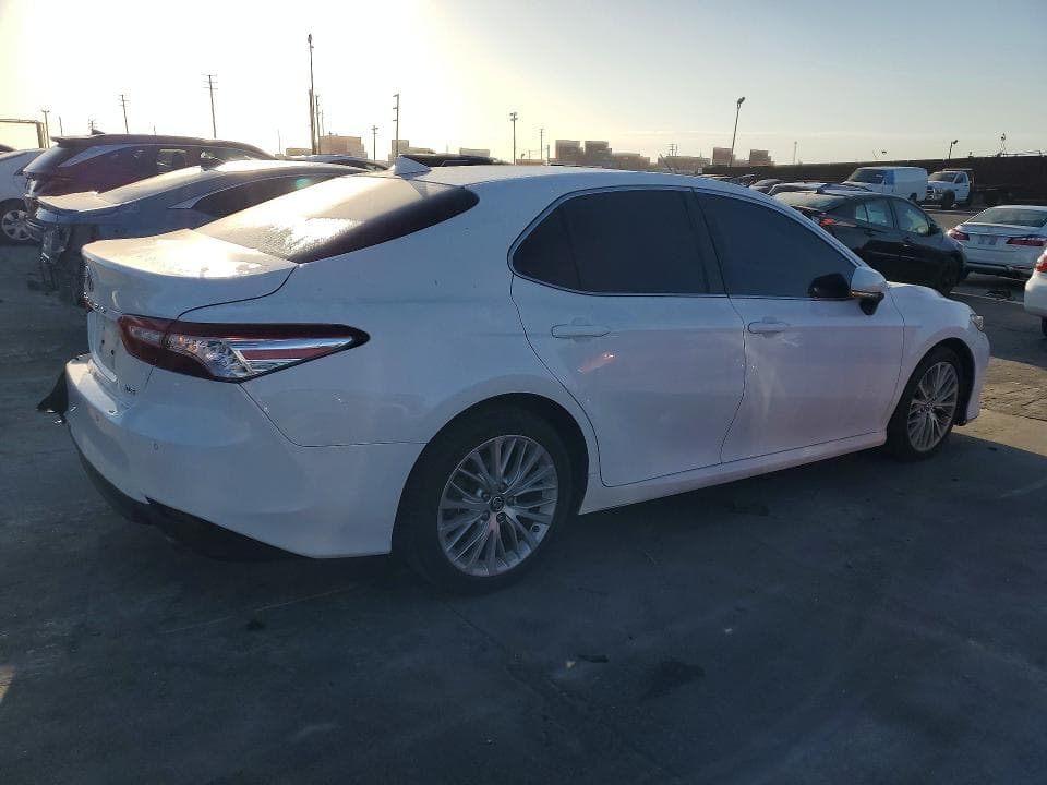 2018 TOYOTA CAMRY 3