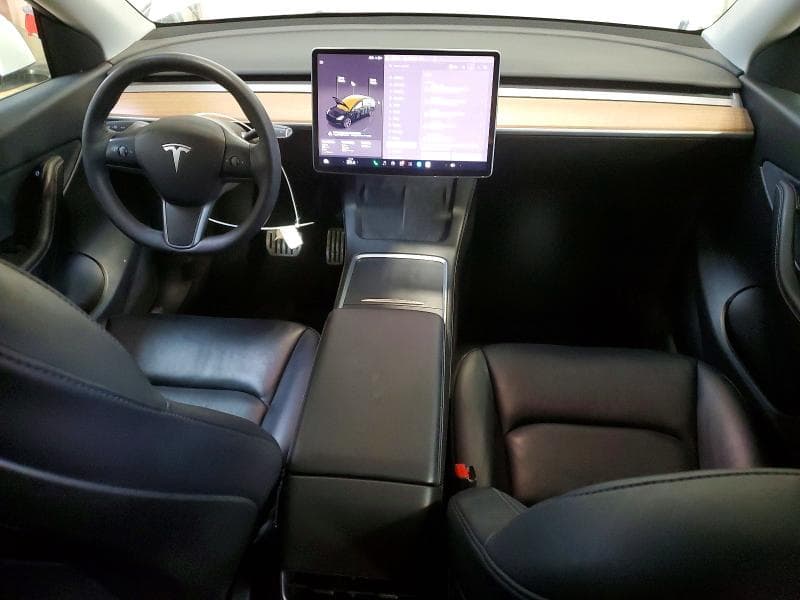 2022 TESLA MODEL Y 8