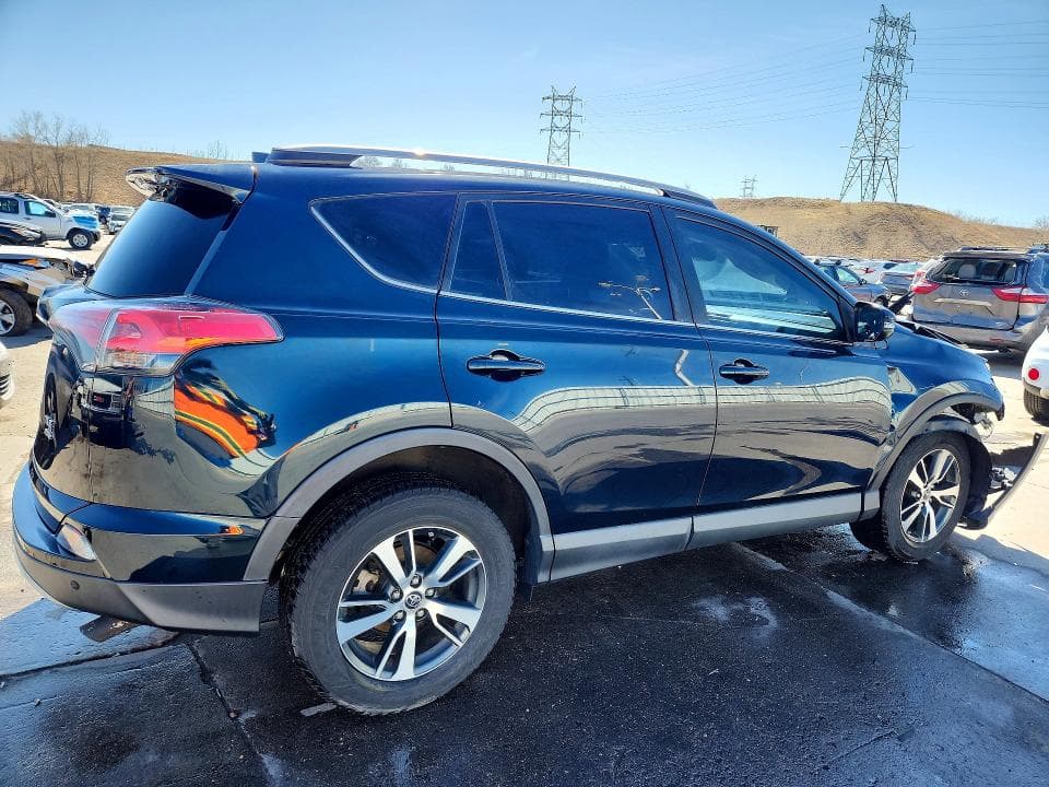 2017 TOYOTA RAV4 XLE 3