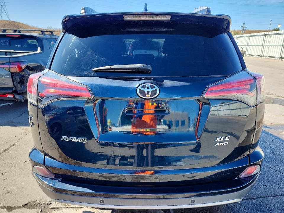 2017 TOYOTA RAV4 XLE 6