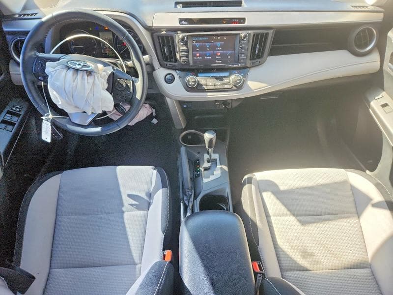 2017 TOYOTA RAV4 XLE 8