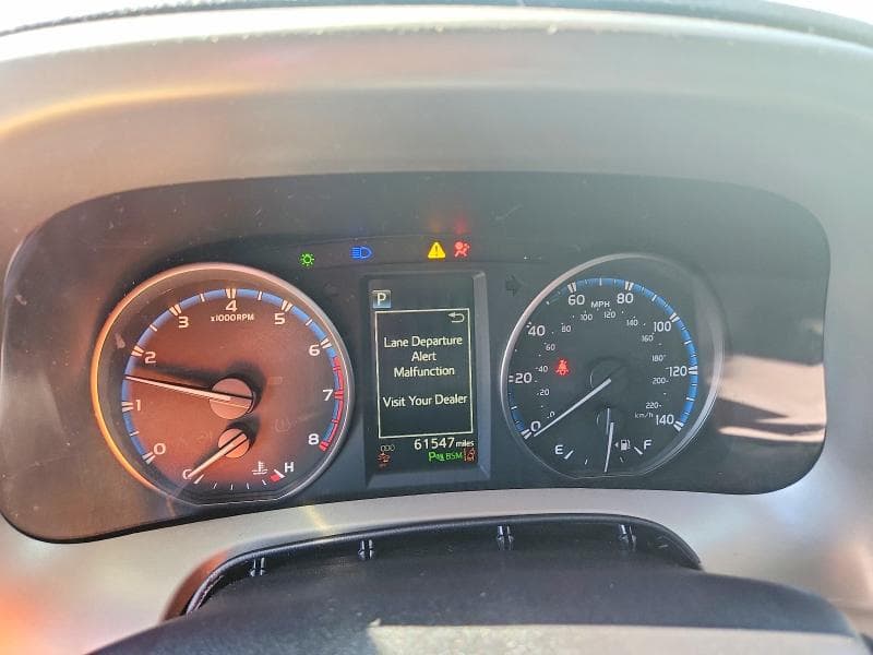 2017 TOYOTA RAV4 XLE 9