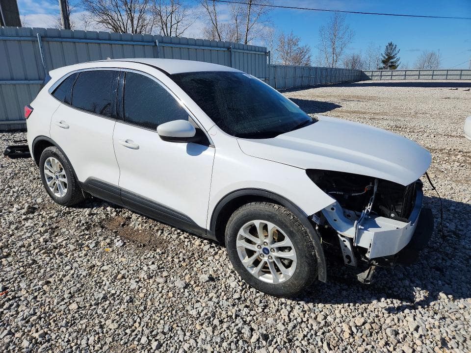 2020 FORD ESCAPE SE 4