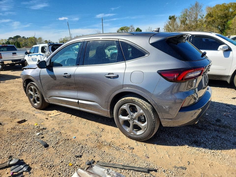 2024 FORD ESCAPE ST LINE 2