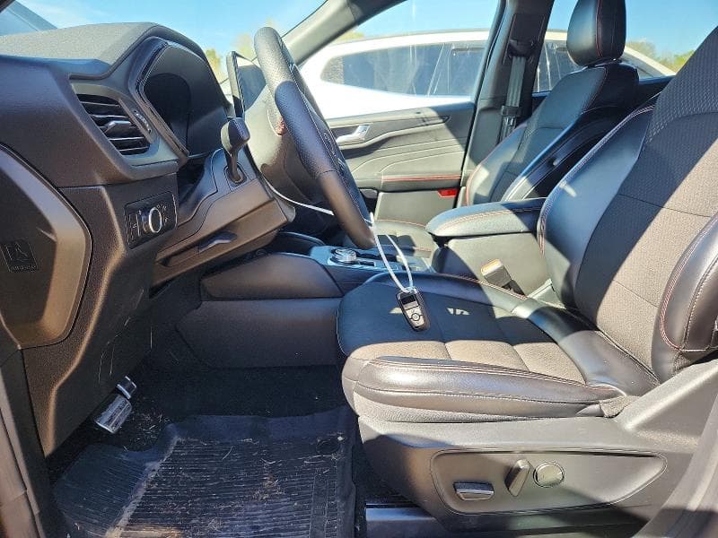2024 FORD ESCAPE ST LINE 7