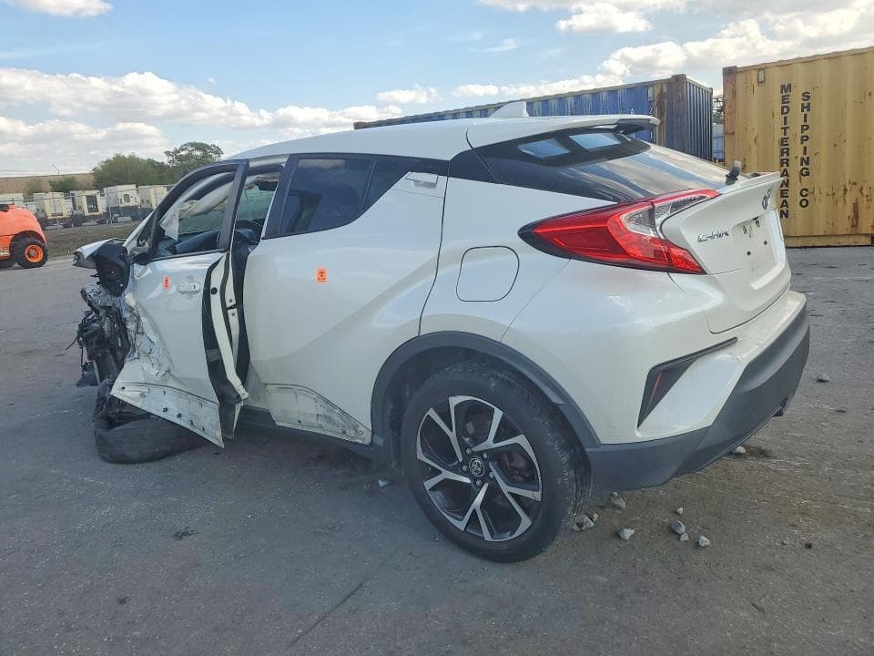 2020 TOYOTA C-HR XLE 2