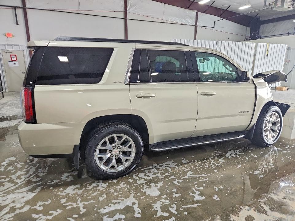 2016 GMC YUKON SLE 3