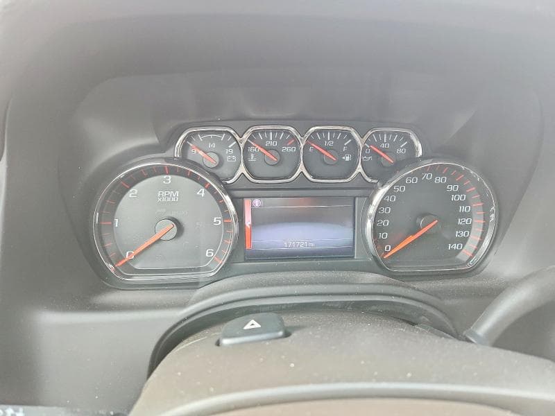 2016 GMC YUKON SLE 9
