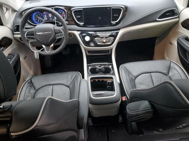 2024 CHRYSLER PACIFICA LIMITED 8