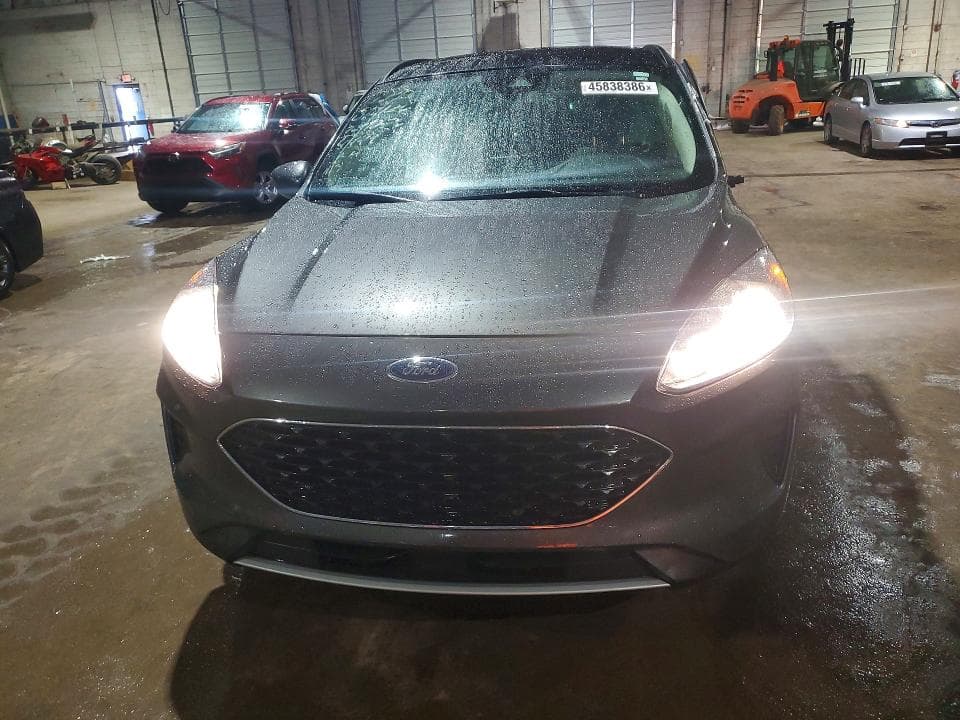 2020 FORD ESCAPE SE SE 5