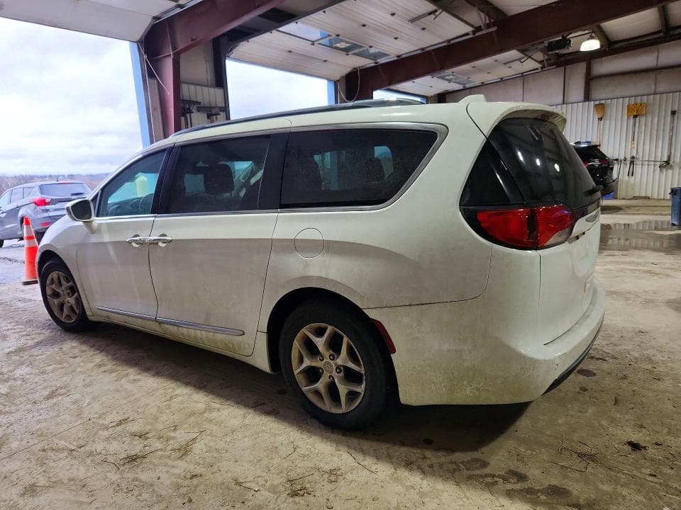 2019 CHRYSLER PACIFICA 2