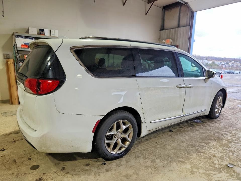 2019 CHRYSLER PACIFICA 3