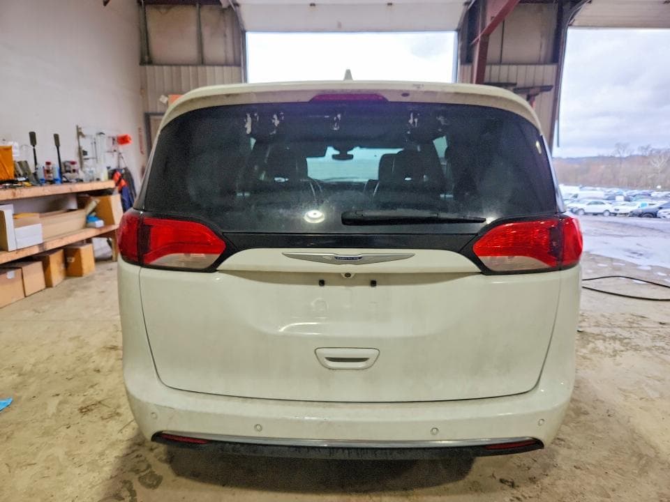 2019 CHRYSLER PACIFICA 6