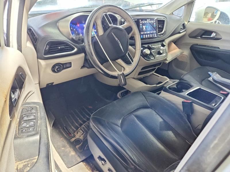 2019 CHRYSLER PACIFICA 8