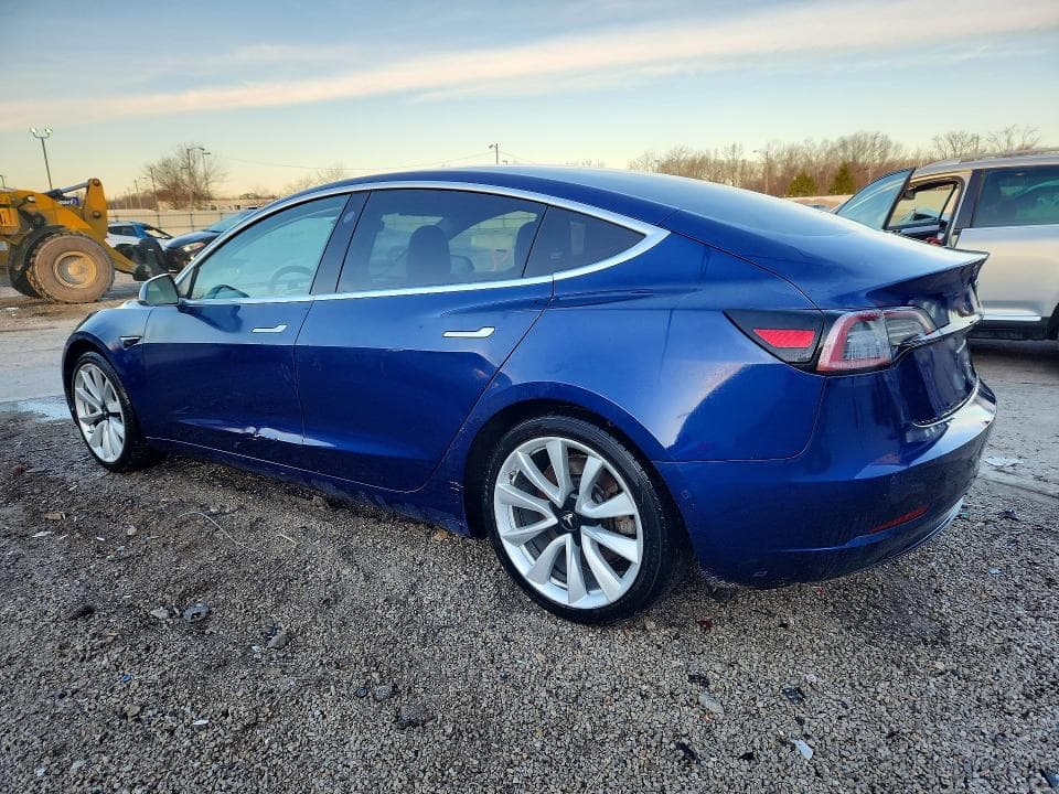 2018 TESLA MODEL 3 2