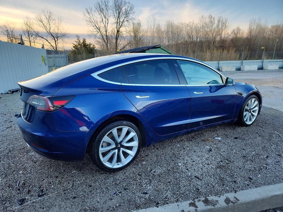 2018 TESLA MODEL 3 3