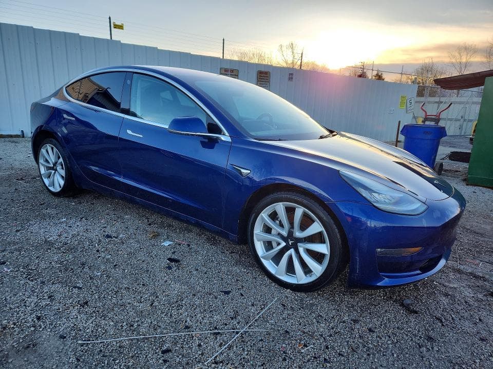 2018 TESLA MODEL 3 4