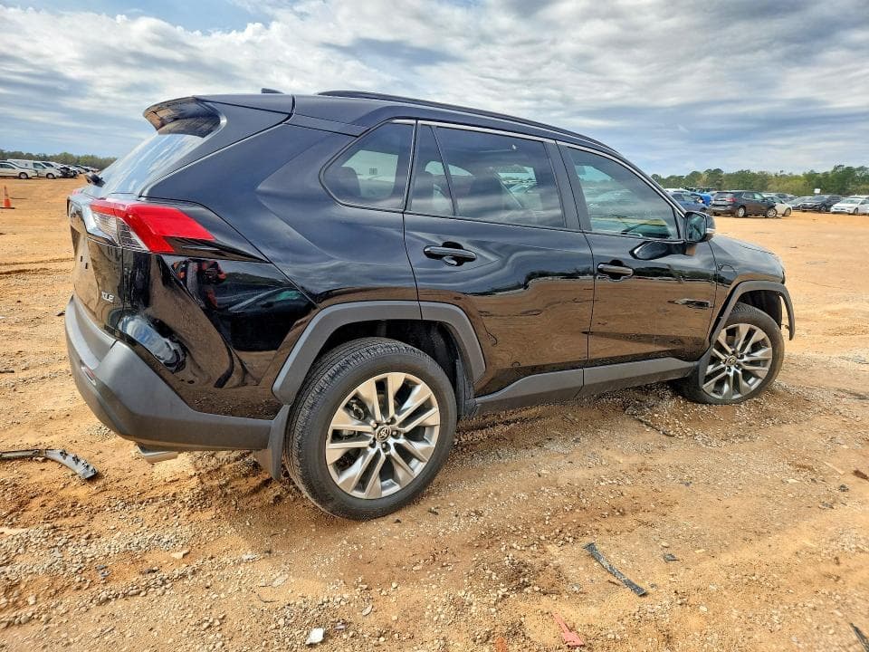 2022 TOYOTA RAV4 XLE PREMIUM XLE PREMIUM 3