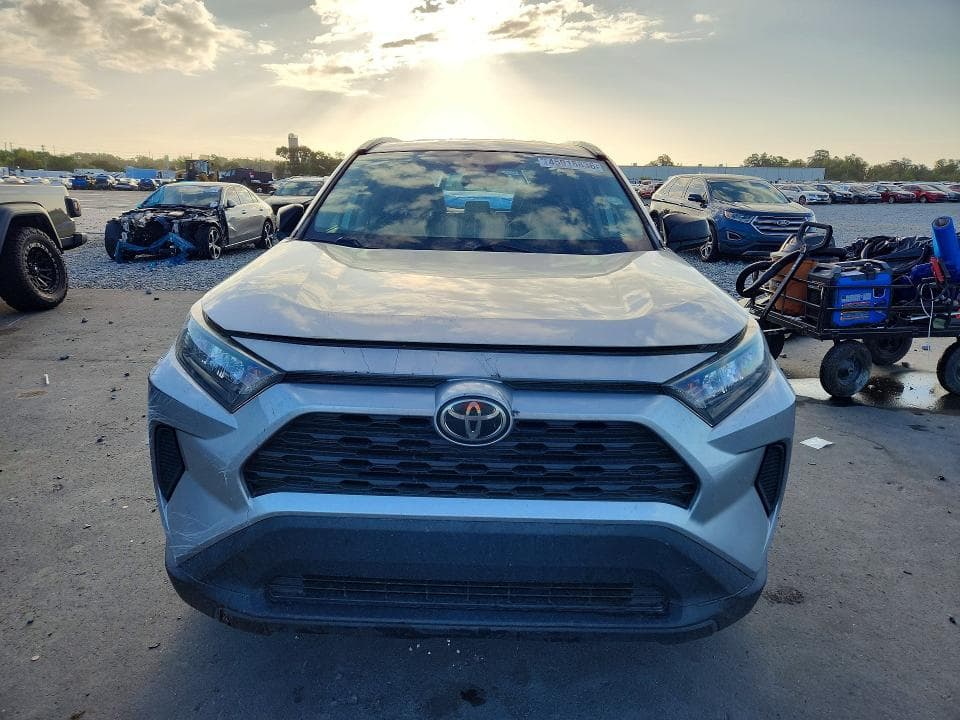 2020 TOYOTA RAV4 LE 5