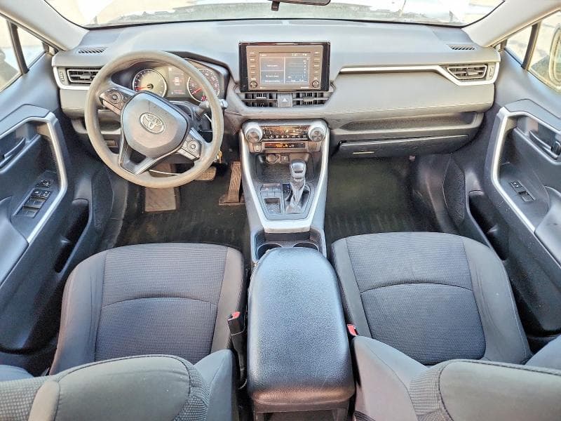 2020 TOYOTA RAV4 LE 8