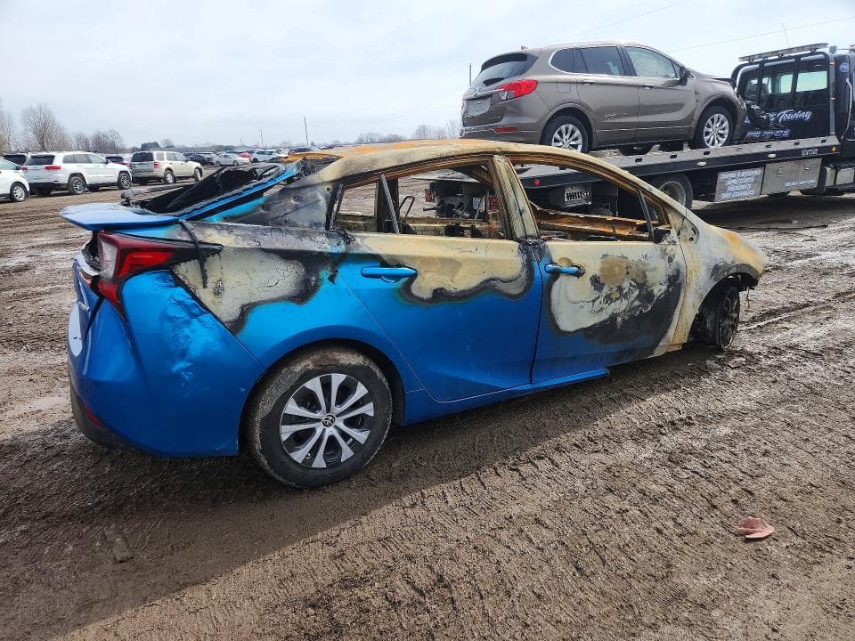 2019 TOYOTA PRIUS LE AWD-E 3